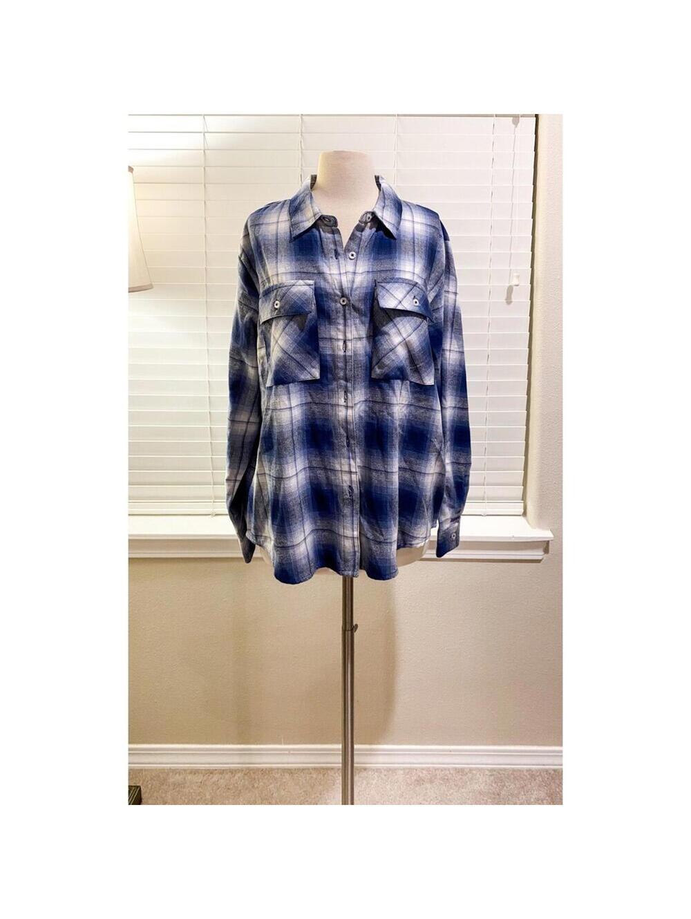 Dash Blue White Plaid Flannel Shirt Women M Button Front Pockets
